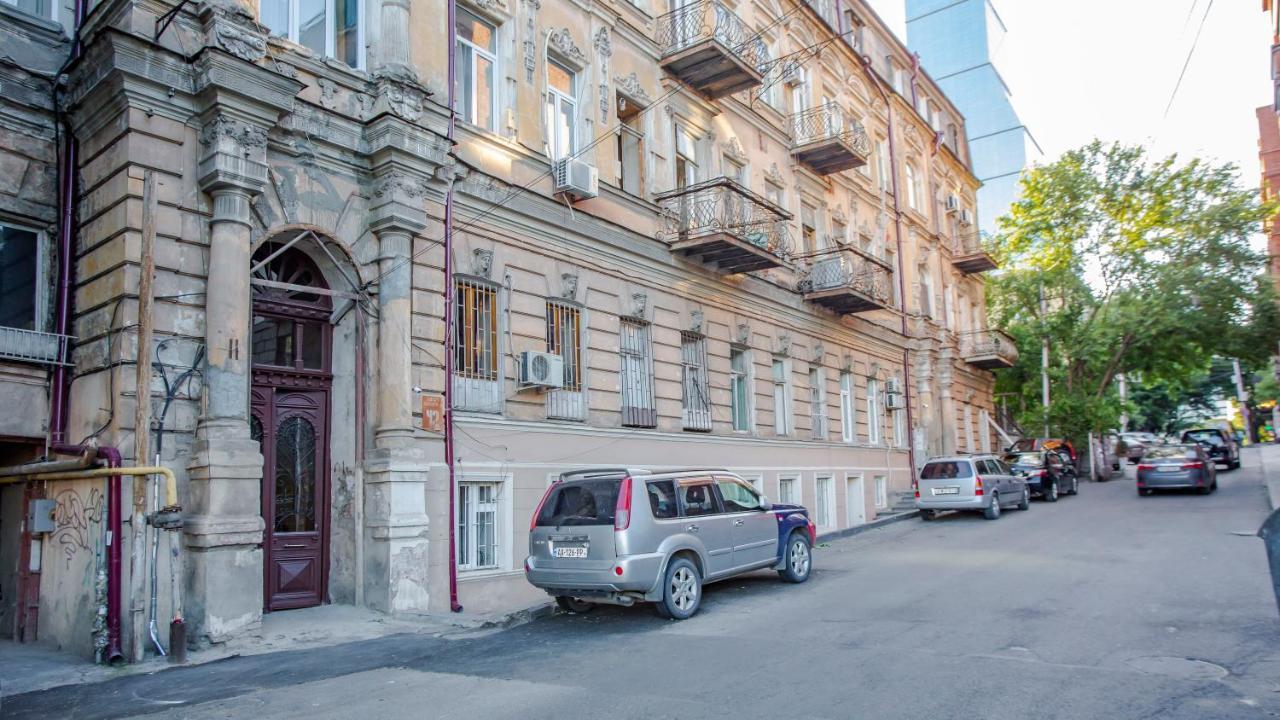 Near The Opera Apartment *